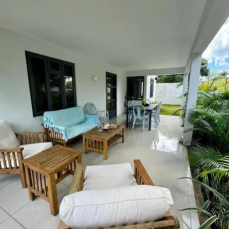 Beautiful Beach Apartment Flic en Flac Exterior photo